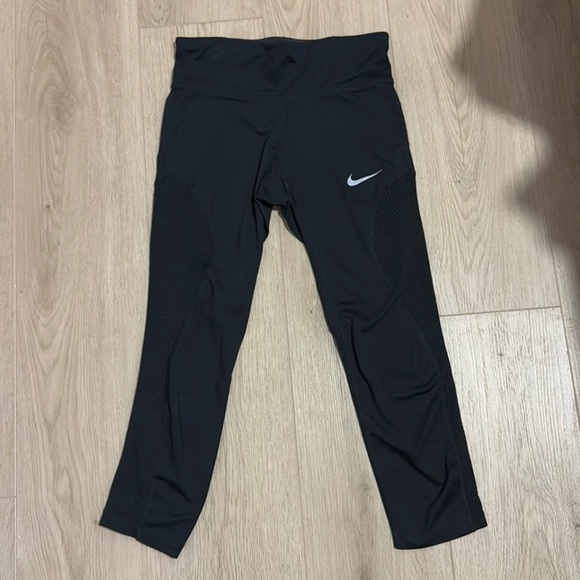 Nike Capri Dri-Fit Leggingsgs - Picture 1 of 3